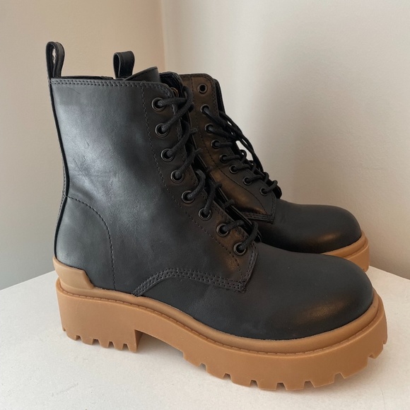 Urban Outfitters Shoes - NWOT Urban Outfitters Brody Boot In Black